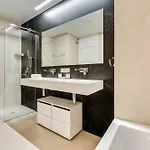 Lejlighed Luxury Beachfront 3br In Nereidas With Pools Gym Torremolinos