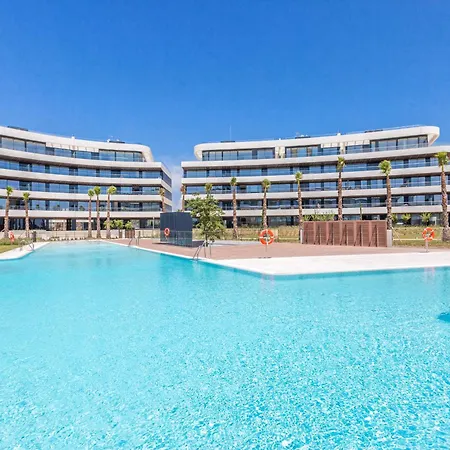 Appartement Luxury Beachfront 3br In Nereidas With Pools Gym Torremolinos