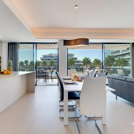 Apartmán Luxury Beachfront 3br In Nereidas With Pools Gym