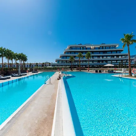 Luxury Beachfront 3br In Nereidas With Pools Gym 公寓