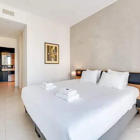 Luxury Beachfront 3br In Nereidas With Pools Gym * 托雷莫利诺斯