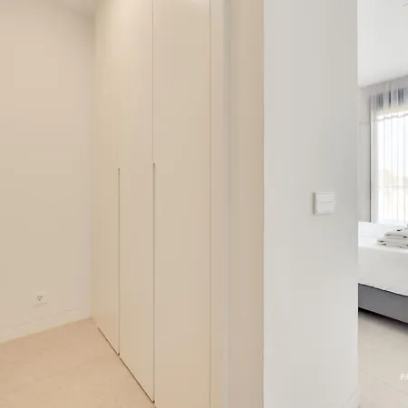 Luxury Beachfront 3br In Nereidas With Pools Gym * Torremolinos