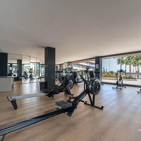 Luxury Beachfront 3br In Nereidas With Pools Gym 托雷莫利诺斯