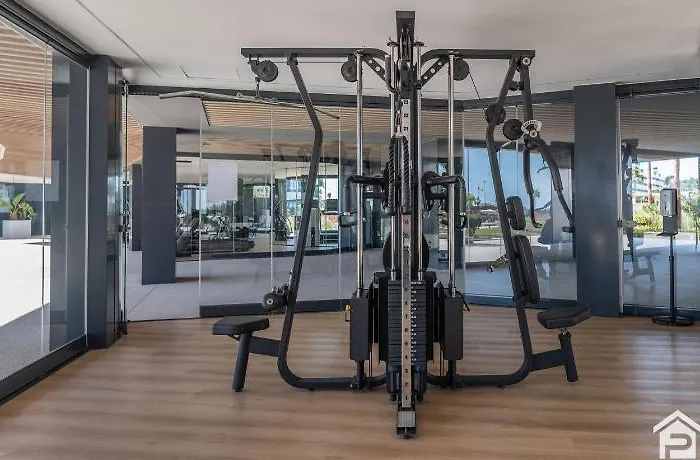 Luxury Beachfront 3br In Nereidas With Pools Gym Appartement *