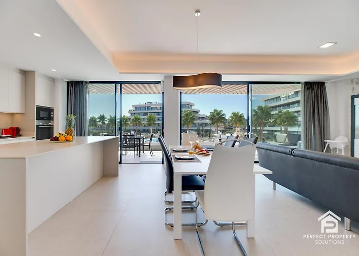 Appartement Luxury Beachfront 3br In Nereidas With Pools Gym