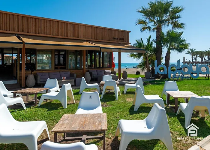 Luxury Beachfront 3br In Nereidas With Pools Gym Appartement *