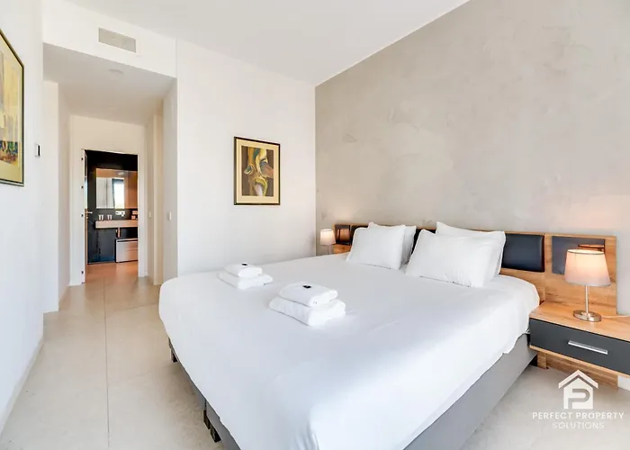 Luxury Beachfront 3br In Nereidas With Pools Gym * Torremolinos