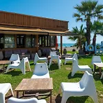 Luxury Beachfront 3br In Nereidas With Pools Gym Appartement *
