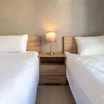 Appartement Luxury Beachfront 3br In Nereidas With Pools Gym