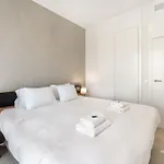 Appartement Luxury Beachfront 3br In Nereidas With Pools Gym *
