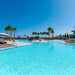 Luxury Beachfront 3br In Nereidas With Pools Gym Appartement Torremolinos