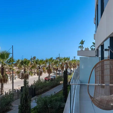 Luxury Beachfront 3br In Nereidas With Pools Gym