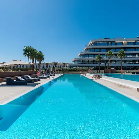 Luxury Beachfront 3br In Nereidas With Pools Gym Daire Torremolinos