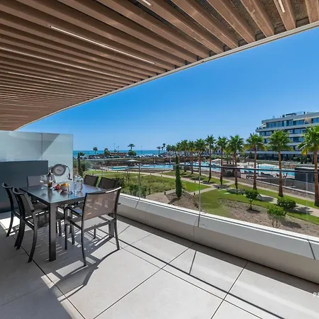 Luxury Beachfront 3br In Nereidas With Pools Gym Appartement